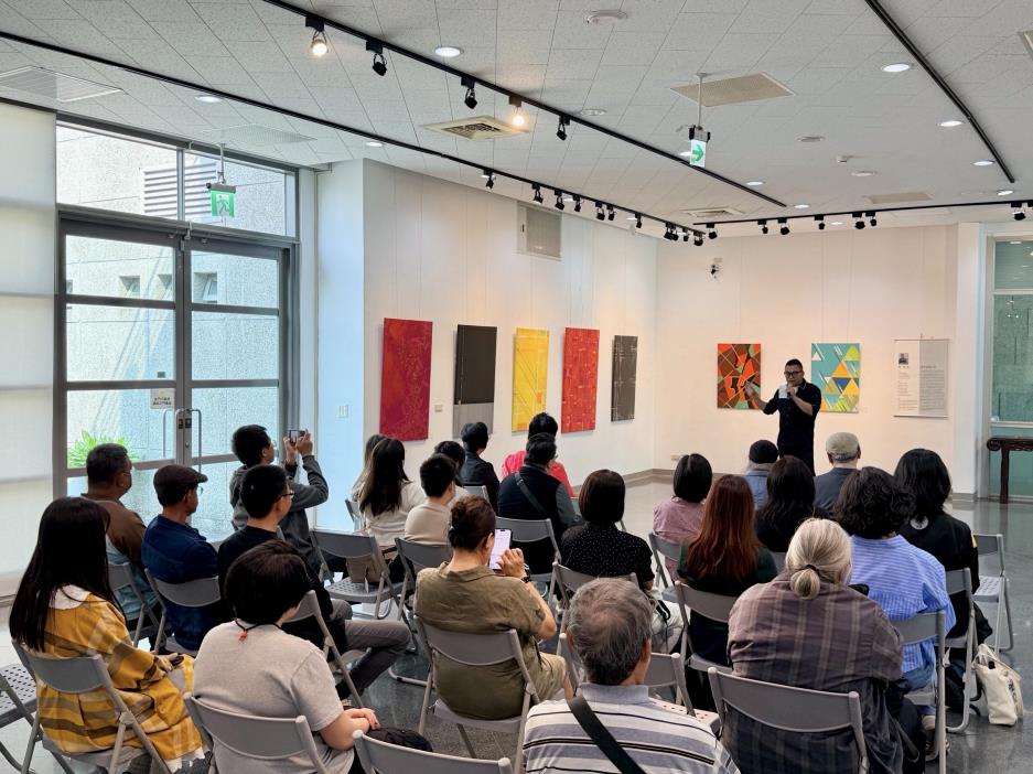 開幕式現場氣氛熱絡-眾多藝術愛好者齊聚一堂