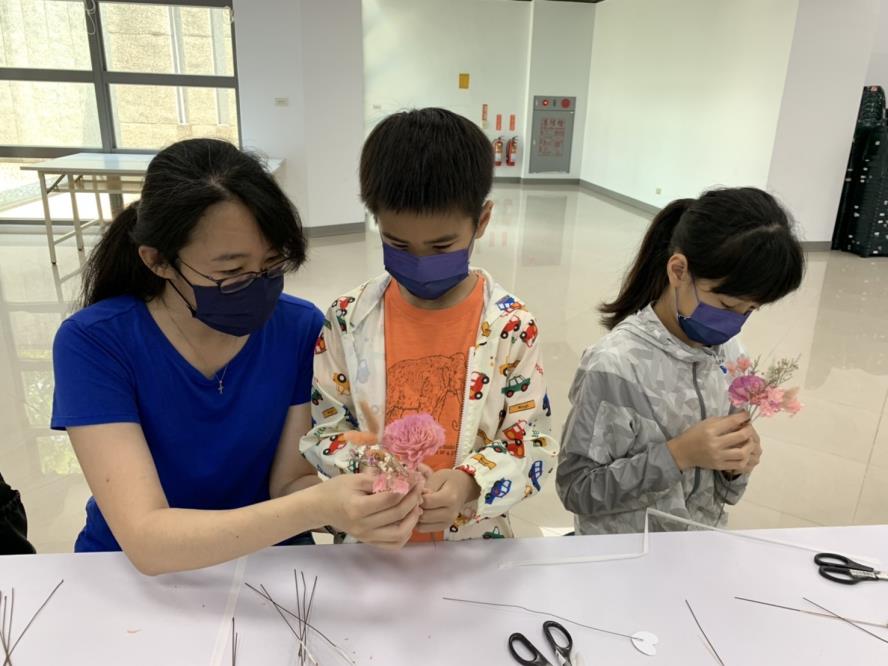 學員們可以學習到花藝的基本知識和技巧