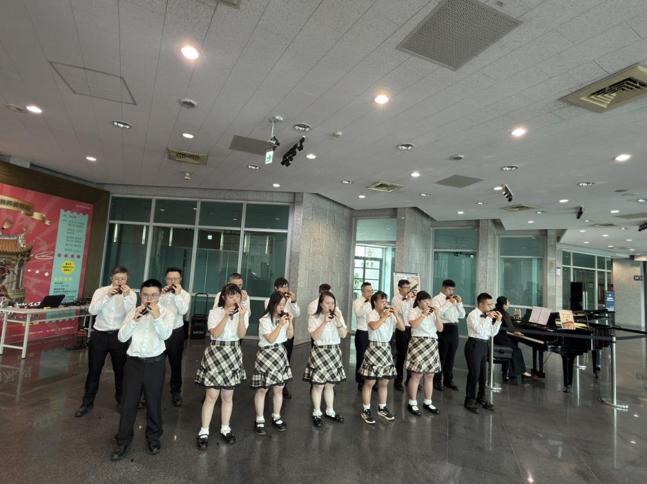 「忻樂全齡發展協會」公共鋼琴快閃活動